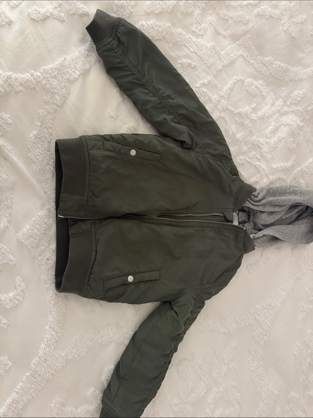 H&M Boys’ olive green and gray hooded jacket. Size 5T/6.